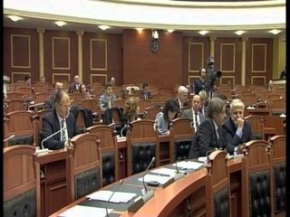 VELIAJ POHON SE 30 PRONARE KOMPANISH DO TE PADITEN PER VJEDHJE TE SIGURIMEVE TE PUNONJESVE LAJM