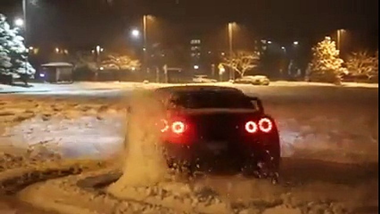 Do you want to play with car in the snow