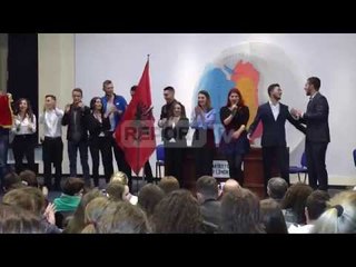 Report TV - Nxënësit e Shkollës Ismail Qemal luajnë Dramën "Traktati i fshehtë i Londrës"