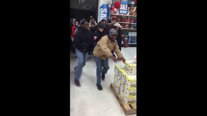 lady steals from KID! black friday 2015