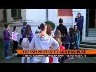 FRESSH protestë para Bashkisë - Top Channel Albania - News - Lajme