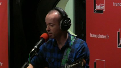 "Johnny reste tranquille, on va changer tes piles" : la chanson de Frédéric Fromet