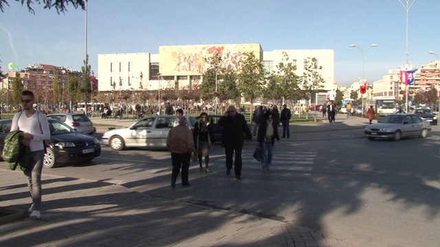 INSTAT: CMIMI I USHQIMEVE U RRIT NE NENTOR, RENIE PESOI CMIMI I KARBURANTEVE