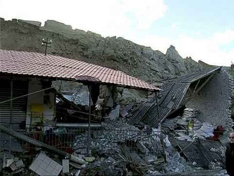 VAZHDON TE JETE E BLLOKUAR RRUGA ELBASAN TIRANE,SHIRAT DO E PERKEQESOJNE SITUATEN LAJM