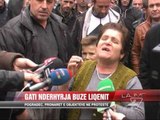 Pogradec, protestë kundër shembjes së INUK - News, Lajme - Vizion Plus