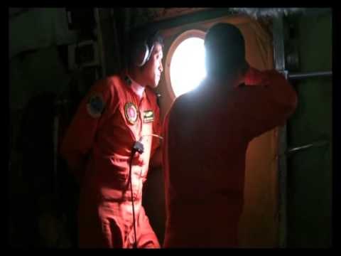 KERKIMET PER AVIONIN E RREZUAR NE INDONEZI GJENDEN TE TJERE TRUPA NEN DETIN JAVA LAJM