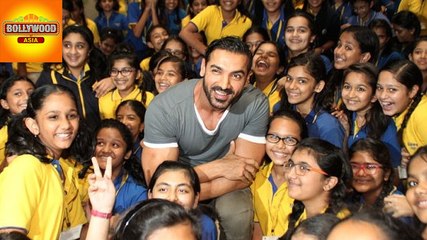 John Abraham At Billabong High School In Thane | Bollywood Asia