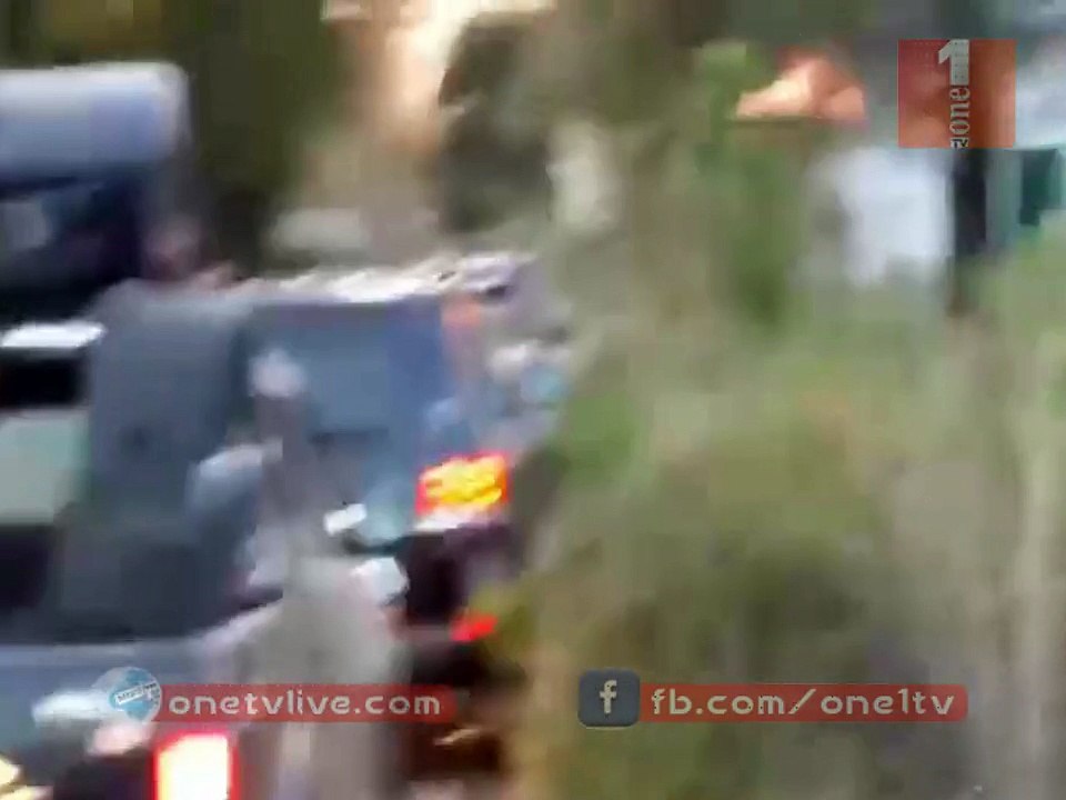 Imran Khan addressing his people Arrival in Islamabad Rally Via Fields and Villages