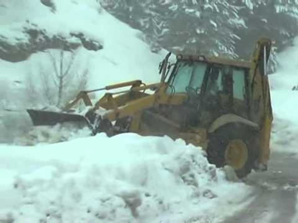 RRUGET ME PROBLEME NE VERI TE VENDIT PER SHKAK TE NGRICAVE DHE AKULLIT LAJM