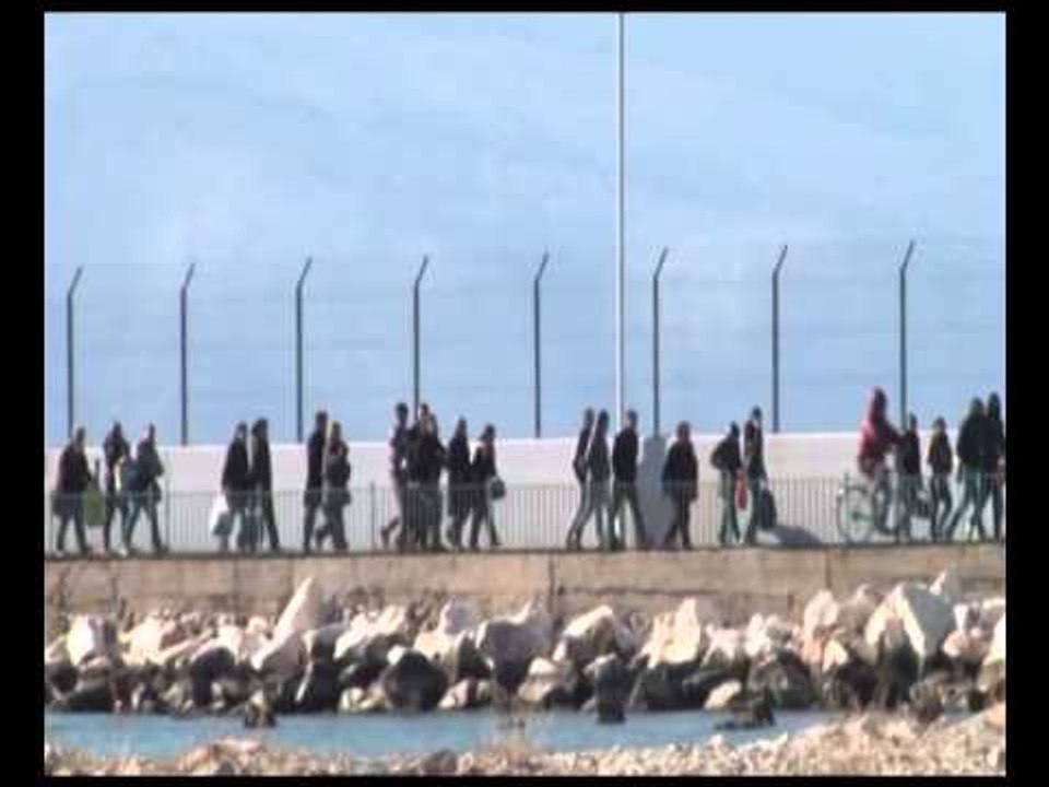 TRAGETET VONOHEN NE MBERRITJEN E TYRE NE PORTIN E VLORES PER SHKAK TE MOTIT LAJM