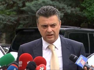 VANGJUSH DAKO PADITET NGA PD,KRYBASHKIAKU AKUZOHET SE REGJISTROI 2700 ZGJEDHES LAJM