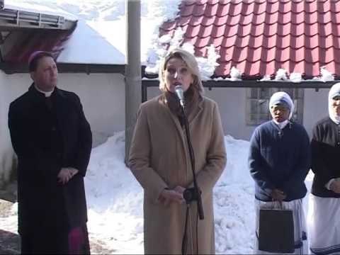 KODHELI MBESHTETJE PER BAMIRESINE,I DHURON REPARTIN USHTARAK “MOTRAVE TE NENE TEREZES” LAJM