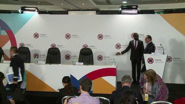 French president urges British MPs to back Syria air strikes