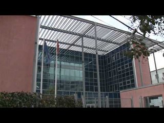 DY PERSONA NE KERKIM PER LABORATORIN E DROGES