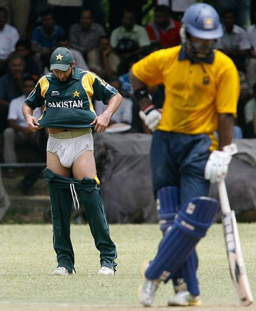 funny images of pakistani cricket players