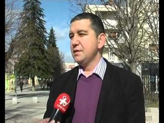 SKANDAL NE INSTITUCIONET E KORÇES PUNONJESIT PER VITE ME RRADHE PAS SIGURIME LAJM