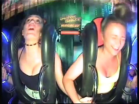 Slingshot Aletinde Kendinden Geçen Kız