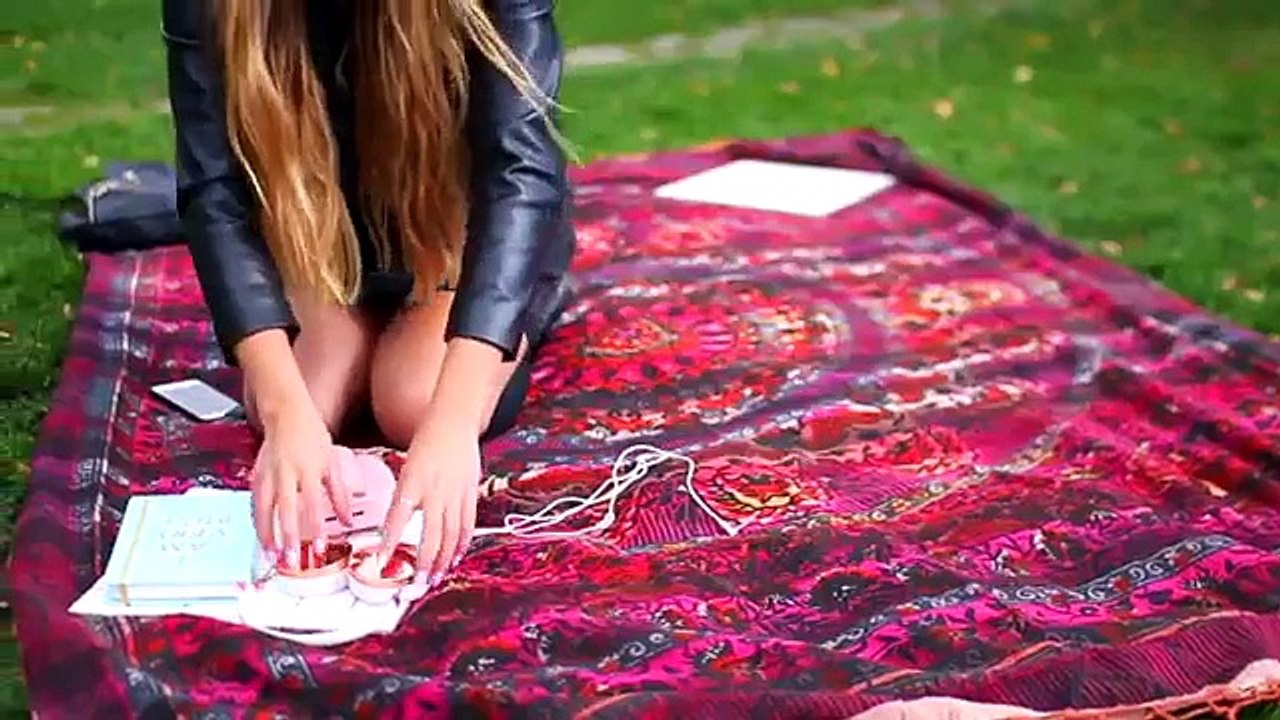 LIFE HACKS- How to Take Better Instagram_Tumblr Photos! _ LaurDIY