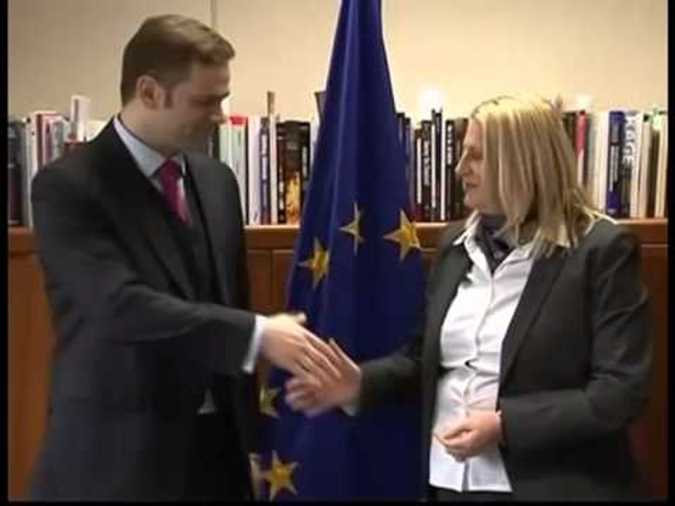 MINISTRJA PER BISEDIMET EDITA TAHIRI NE BRUKSEL PER TE PERGATITUR TAKIMET E RRADHES LAJM