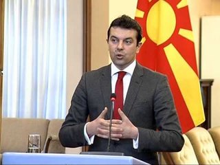 BUSHATI DHE POPOSKI PERSHENDESIN FITOREN E SYRIZA NE GREQI TAKIMI NE TIRANE LAJM