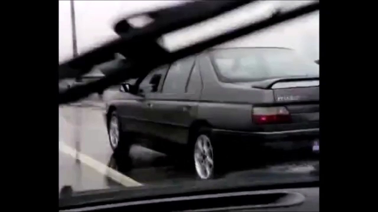 Pendant ce temps en Russie : essuie-glace à la main