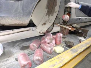 KORÇE,POLICIA SEKUESTRON HASHASH DHE HEROINE,ARRESTOHET ELIGERT LLAZARI LAJM