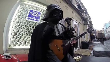 Dark Vador joue de la Balalaika