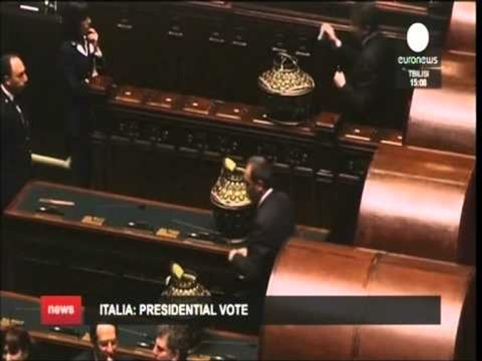 DESHTON EDHE RAUNDI I TRETE I VOTIMIT PER PRESIDENTIN E RI TE ITALISE,KRIZA NE PRAG LAJM