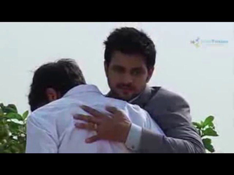 Saas Bahu Aur Saazish 28th November 2015 Sharman ke Pet mein Milan ne Dala Chaaku