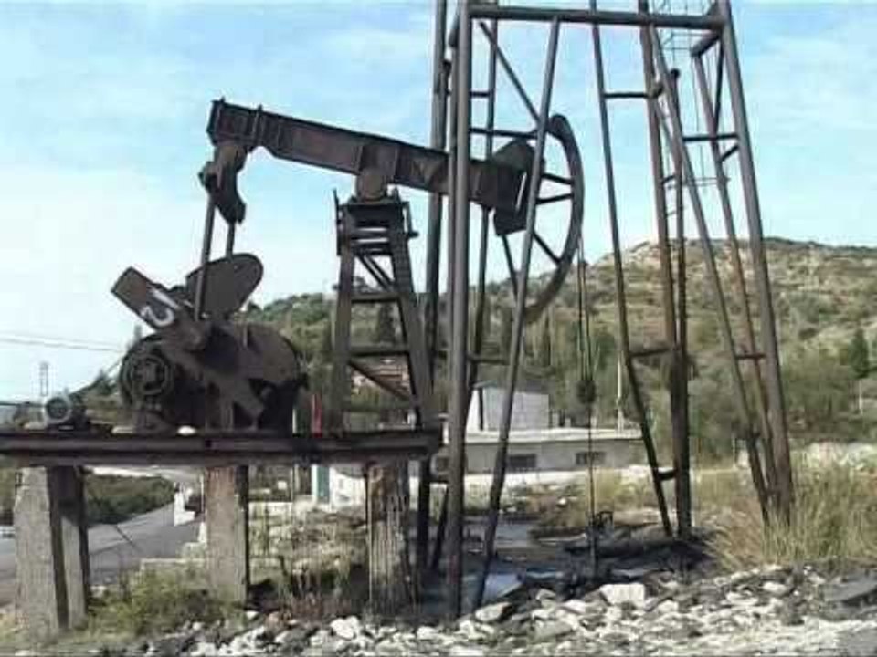 DREJT MBYLLJES SE IMPIANTEVE TE NAFTES, PERPUNOJNE NAFTEN BRUTO PA QENE TE LICENCUAR LAJM