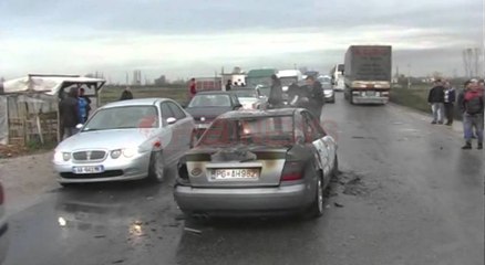 Makina me targa maqedonase përfshihet nga flakët, autostrada bllokohet 1 orë-Ora News