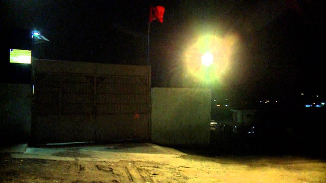 DESHTON ARRATISJA NGA BURGU VAQARRIT, KALON MURIN RRETHUES, I DENUARI KAPET 3 KM LARG BURGUT