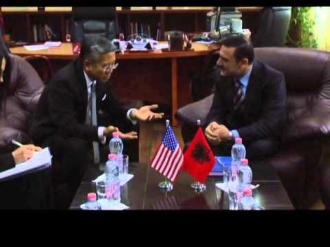 DREJTORI DIDI MERR MBESHTETJE PER POLICINE NGA AMBASADORI I SHBA DONALD LU LAJM