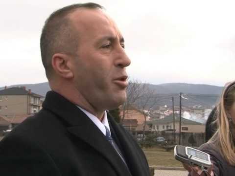 KOSOVA FESTON 7 VJETORIN E PAVARESISE ME HOMAZHE NE VARREZAT E HERONJVE LAJM