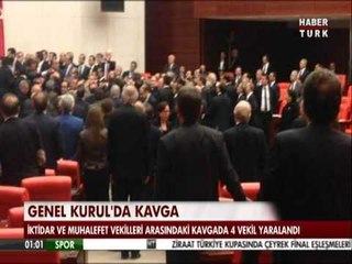 PERLESHJE NE PARLAMENTIN TURK PERGJAKEN DEPUTETET ME NJERI TJETRIN LAJM