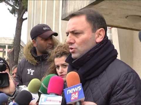 ROMET E LEZHES PROTESTE SE NUK PAGUAJNE DOT FATURAT E ENERGJISE ELEKTRIKE LAJM