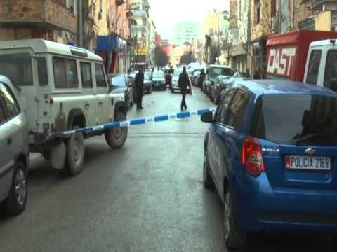 TENTOHET GRABITJA E FURGONIT TE POSTES NE DURRES TRANSPORTONTE PENSIONET LAJM