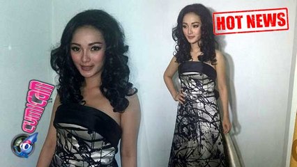 Di SCTV Awards 2015, Zaskia Gotik Tampil Glamour - Cumicam 28 November 2015