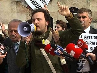 “Jo" ndërtimeve tek Liqeni - News, Lajme - Vizion Plus