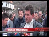 Rruga e amortizuar, banorët e Gjinarit në protestë - News, Lajme - Vizion Plus