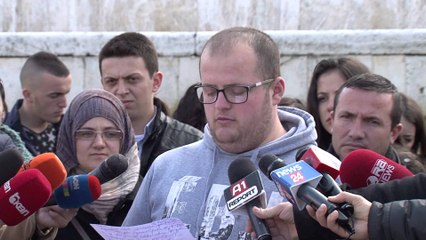 STUDENTET SERISH NE GREVE URIE