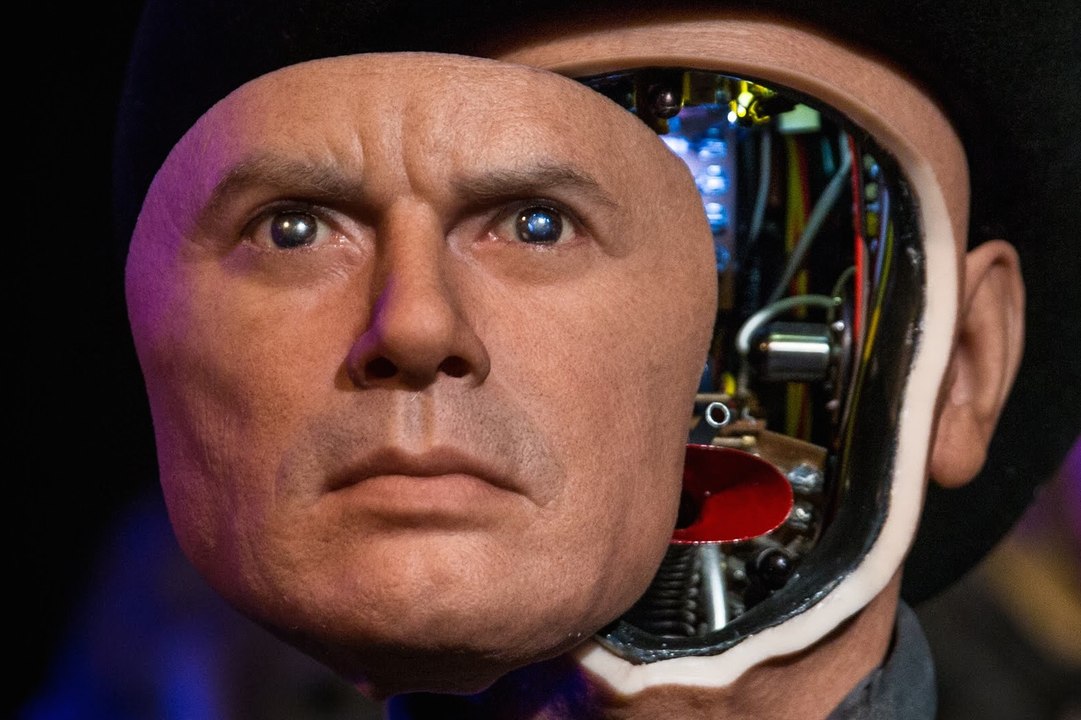 Almas De Metal (1973)  Yul Brynner, Richard Benjamin, James Brolin.  Peliculas Completas en español