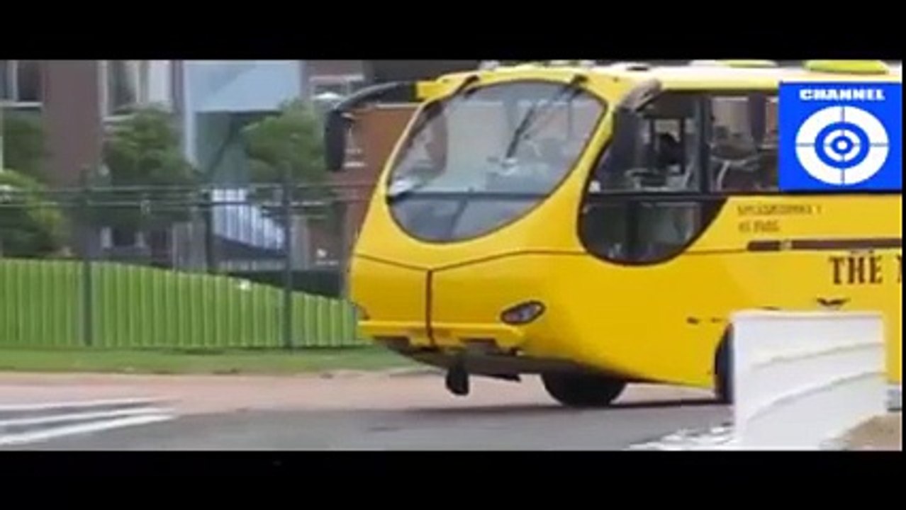 Splashing bus!