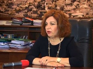 ZVMINISTRJA ELONA GJEBREA FLET PER AZILANTET, “NE MAJ KA ULJE TE FLUKSIT TE LARGIMEVE” LAJM