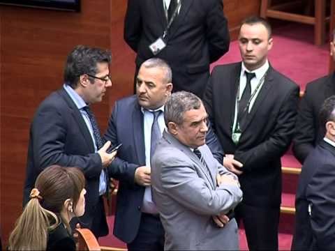 SALI BERISHA SHKON TE HENEN NE PROKURORI,DO TE PYETET PER AKUZAT E TOM DOSHIT LAJM