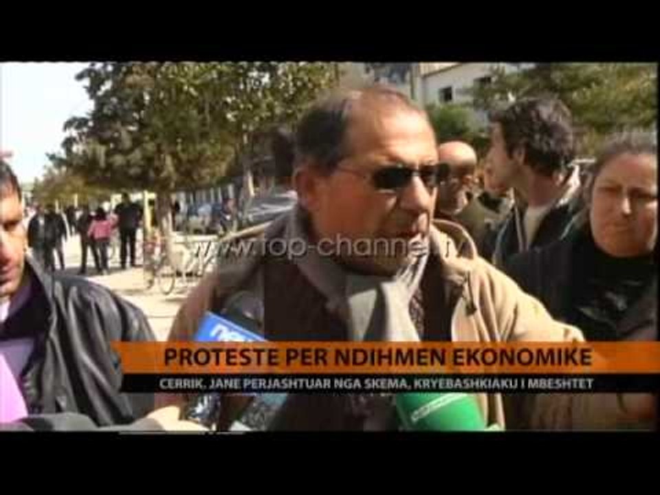 Cërrik, protesta për ndihmën ekonomike - Top Channel Albania - News - Lajme