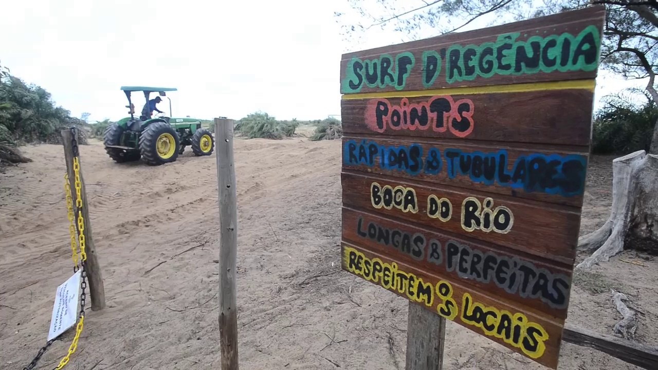 Pescadores lamentam lama no Rio Doce em Regência