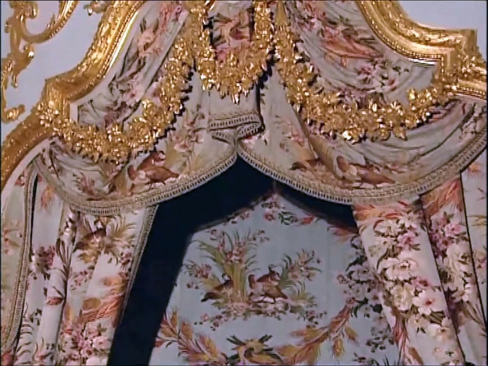 Inside Peterhof 03
