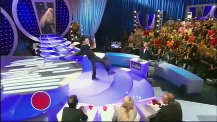 Kev Adams amuse son public