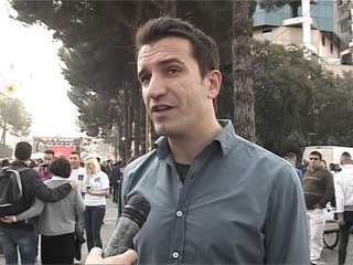 QYTETARET FESTOJNE DITEN E VERES NE AKTIVITETE TE NDARA TE BASHKISE E QEVERISE LAJM